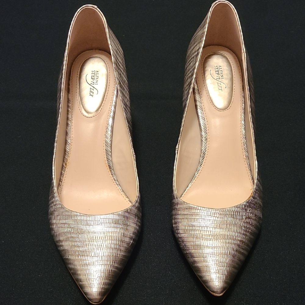 Elegant Metallic Women's Pumps, Size 8W